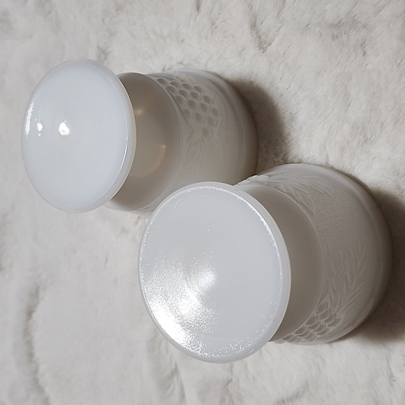 MILK GLASS VINTAGE  🍨 DESSERT CUPS * SET OF 2 * - Picture 5 of 6